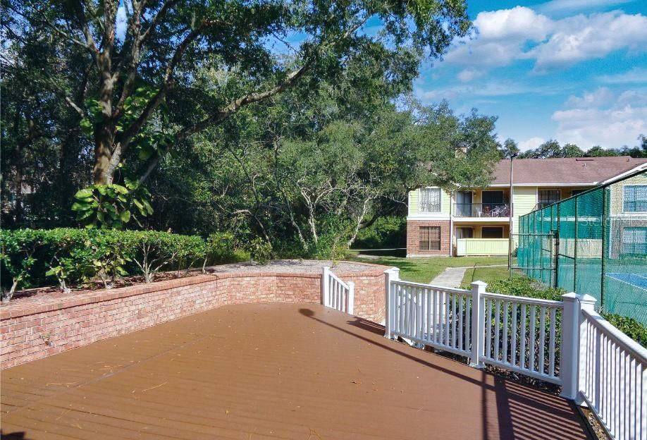 Active With Contract: $2,000 (2 beds, 2 baths, 1007 Square Feet)