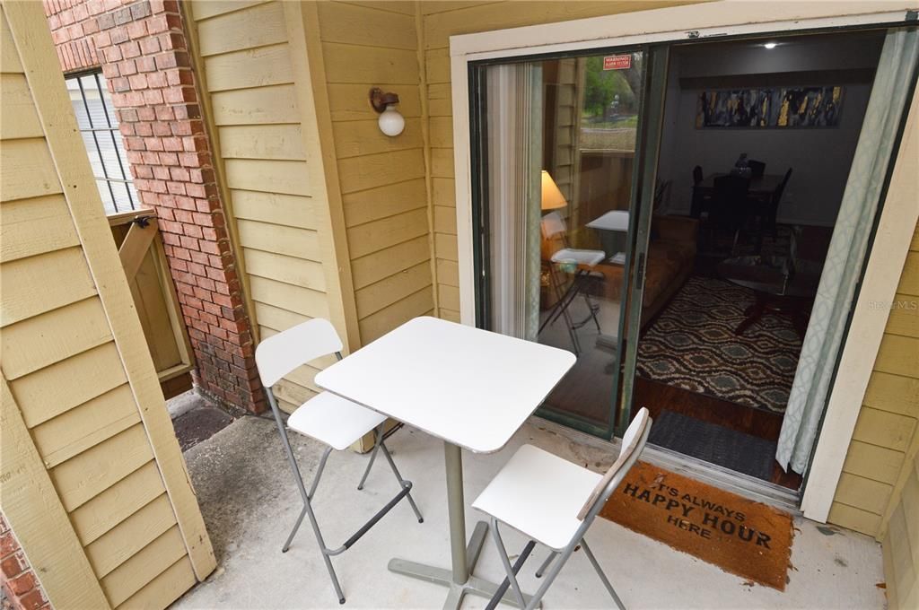 Active With Contract: $2,000 (2 beds, 2 baths, 1007 Square Feet)