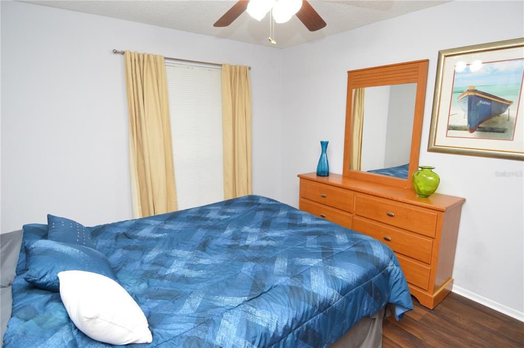 Active With Contract: $2,000 (2 beds, 2 baths, 1007 Square Feet)