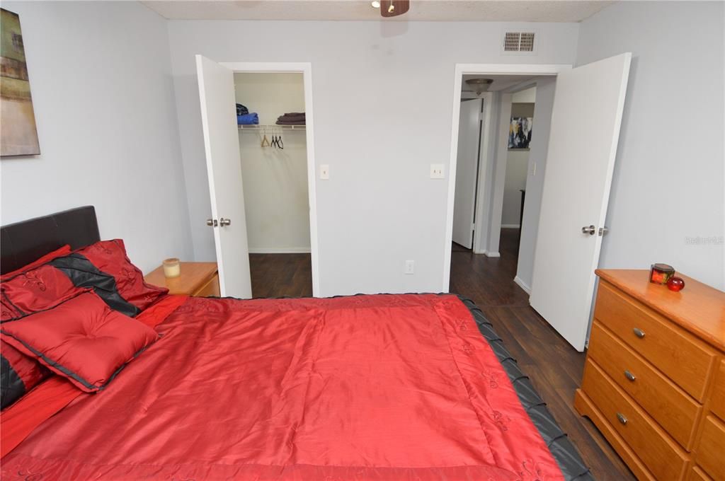 Active With Contract: $2,000 (2 beds, 2 baths, 1007 Square Feet)