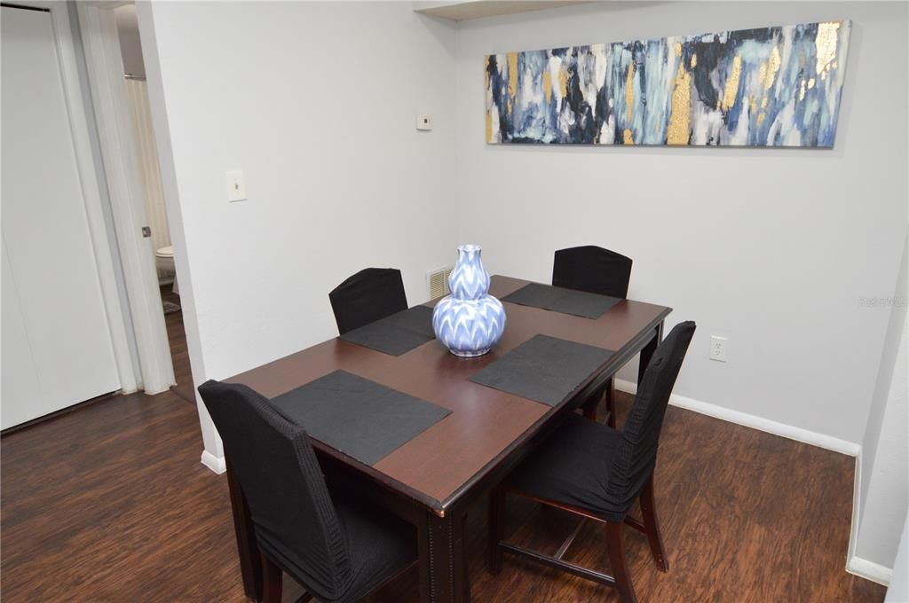 Active With Contract: $2,000 (2 beds, 2 baths, 1007 Square Feet)