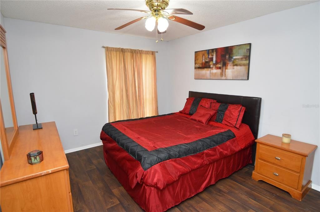 Active With Contract: $2,000 (2 beds, 2 baths, 1007 Square Feet)