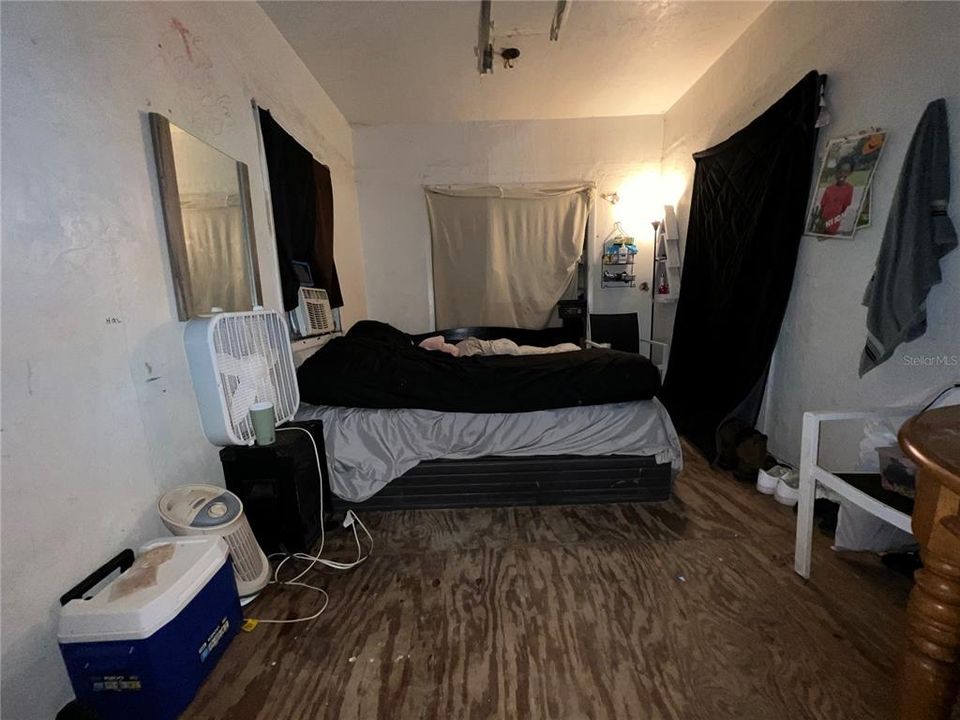 На продажу: $85,000 (3 спален, 1 ванн, 1242 Квадратных фут)