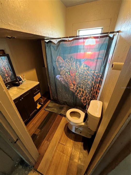 На продажу: $85,000 (3 спален, 1 ванн, 1242 Квадратных фут)