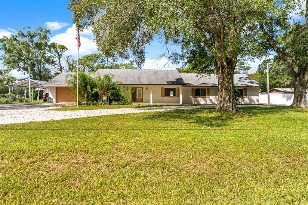 Recently Rented: $2,750 (3 beds, 3 baths, 2000 Square Feet)