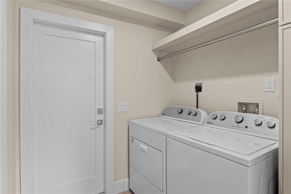 待售: $2,395,000 (3 贝兹, 2 浴室, 1799 平方英尺)