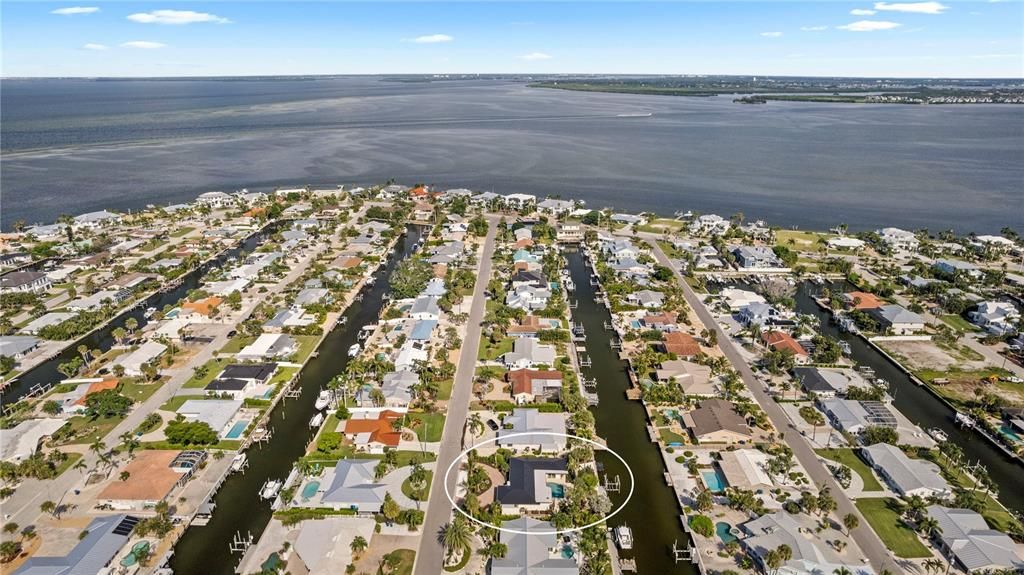 待售: $2,395,000 (3 贝兹, 2 浴室, 1799 平方英尺)