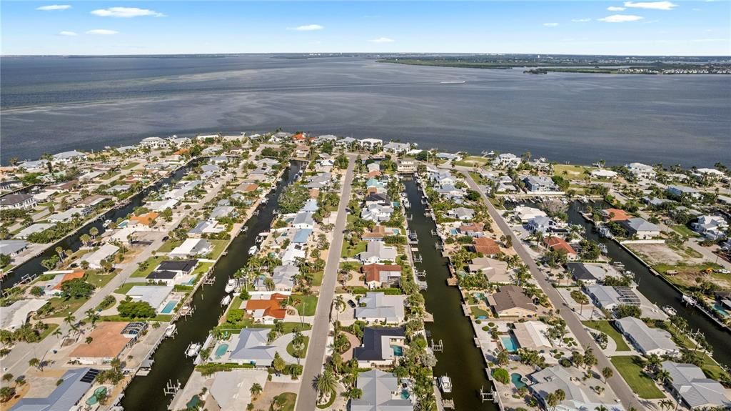 待售: $2,395,000 (3 贝兹, 2 浴室, 1799 平方英尺)