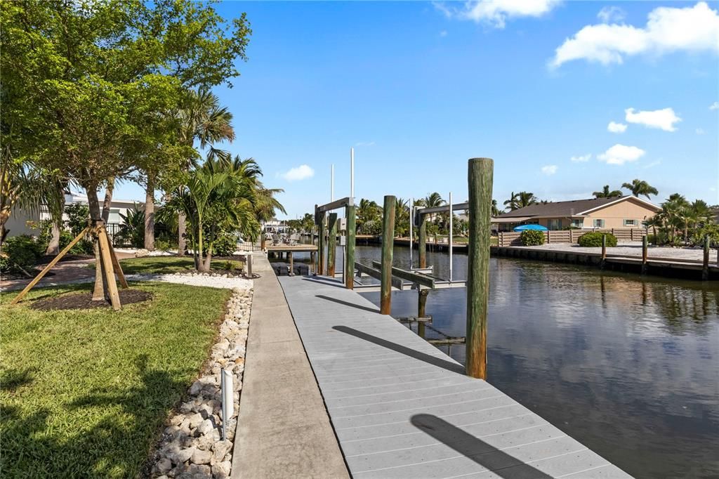 待售: $2,395,000 (3 贝兹, 2 浴室, 1799 平方英尺)