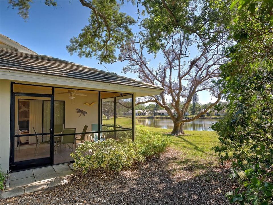 For Sale: $240,000 (2 beds, 2 baths, 1218 Square Feet)