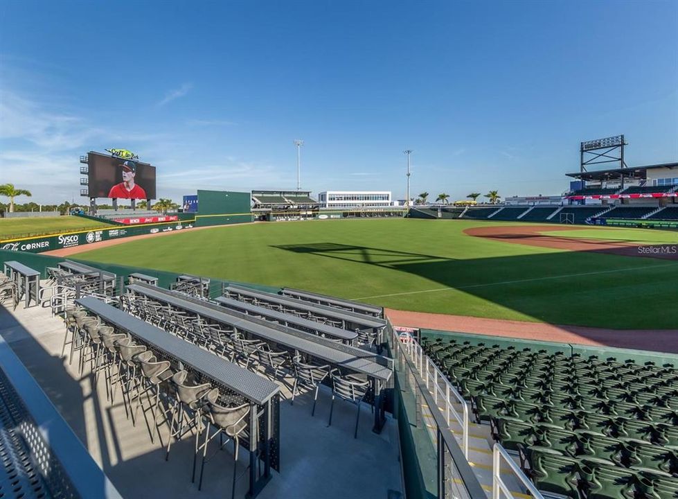 For Sale: $240,000 (2 beds, 2 baths, 1218 Square Feet)