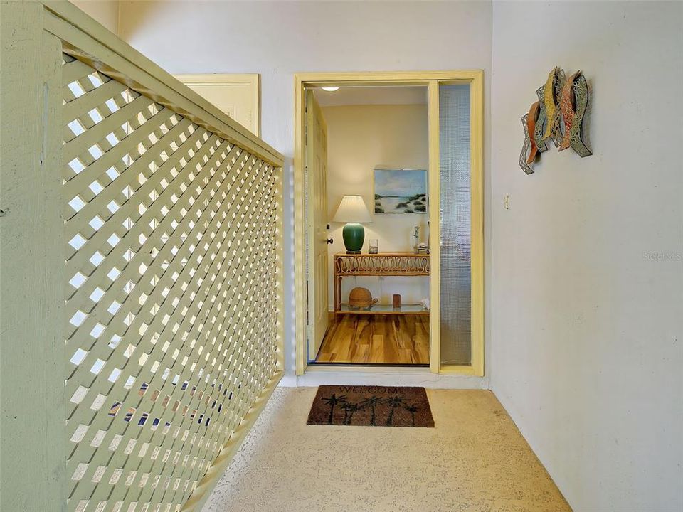 For Sale: $240,000 (2 beds, 2 baths, 1218 Square Feet)