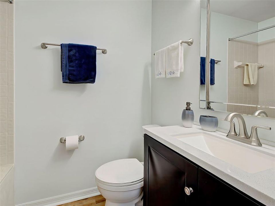 For Sale: $240,000 (2 beds, 2 baths, 1218 Square Feet)