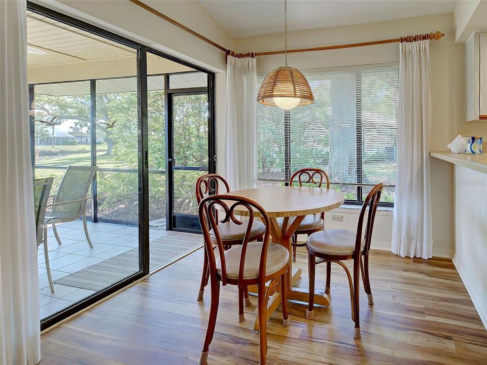 For Sale: $240,000 (2 beds, 2 baths, 1218 Square Feet)