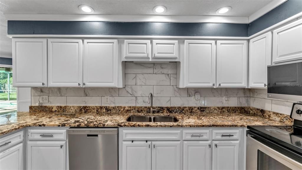 Active With Contract: $450,000 (4 beds, 2 baths, 2505 Square Feet)