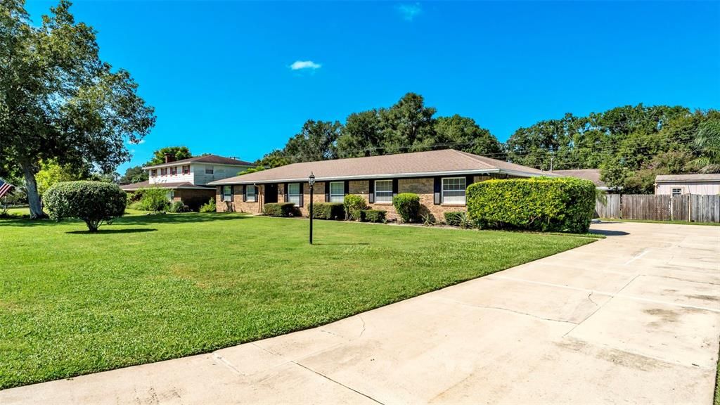 Active With Contract: $450,000 (4 beds, 2 baths, 2505 Square Feet)