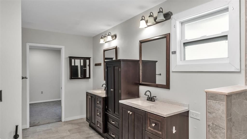 Active With Contract: $450,000 (4 beds, 2 baths, 2505 Square Feet)