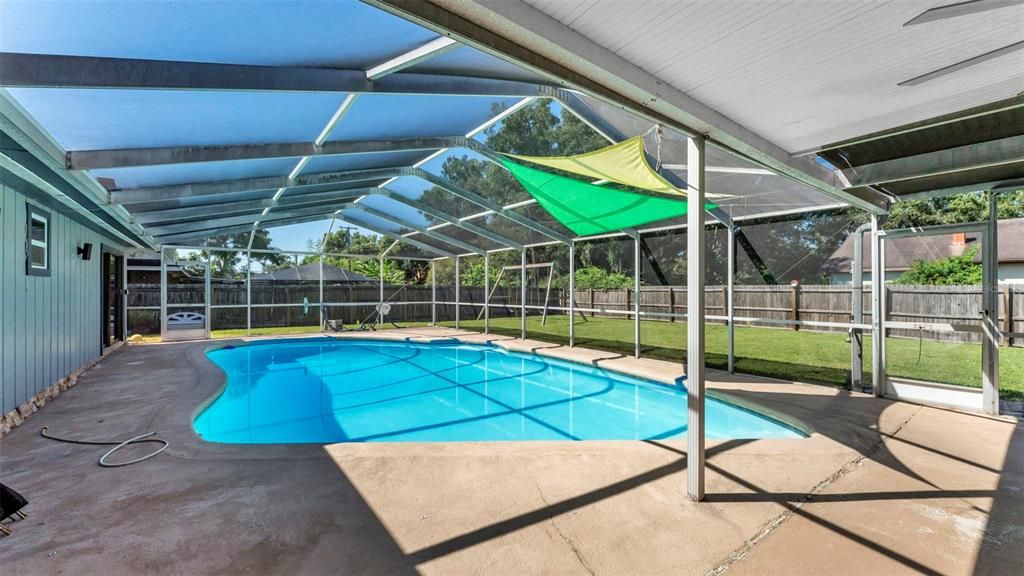 Active With Contract: $450,000 (4 beds, 2 baths, 2505 Square Feet)