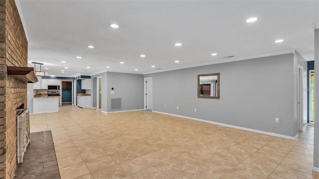 Active With Contract: $450,000 (4 beds, 2 baths, 2505 Square Feet)