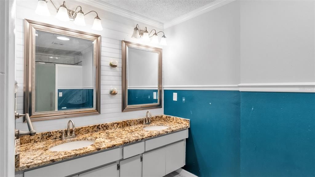 Active With Contract: $450,000 (4 beds, 2 baths, 2505 Square Feet)
