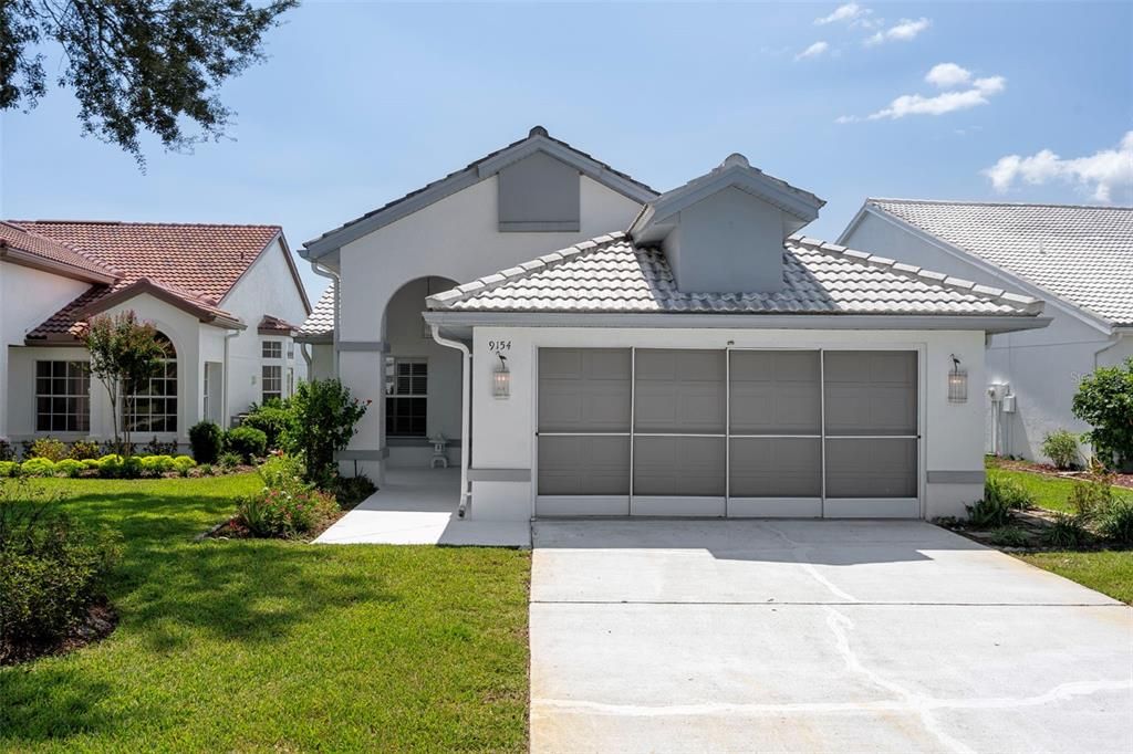 Active With Contract: $299,500 (2 beds, 2 baths, 1378 Square Feet)