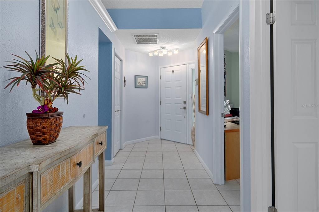 Active With Contract: $299,500 (2 beds, 2 baths, 1378 Square Feet)