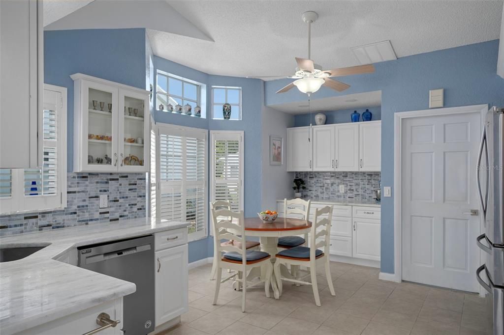 Active With Contract: $299,500 (2 beds, 2 baths, 1378 Square Feet)