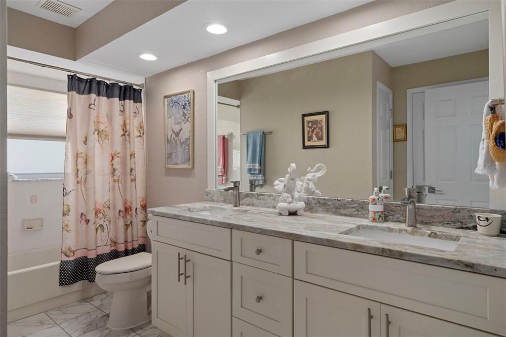 Active With Contract: $299,500 (2 beds, 2 baths, 1378 Square Feet)