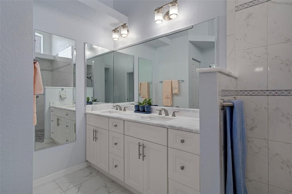 Active With Contract: $299,500 (2 beds, 2 baths, 1378 Square Feet)