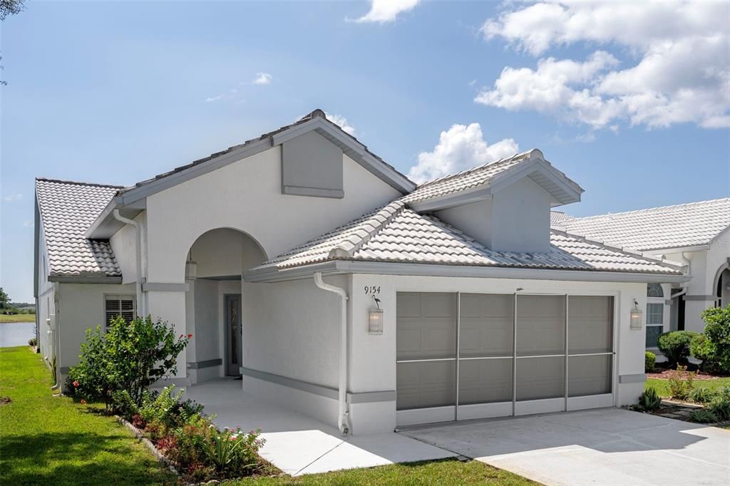 Active With Contract: $299,500 (2 beds, 2 baths, 1378 Square Feet)