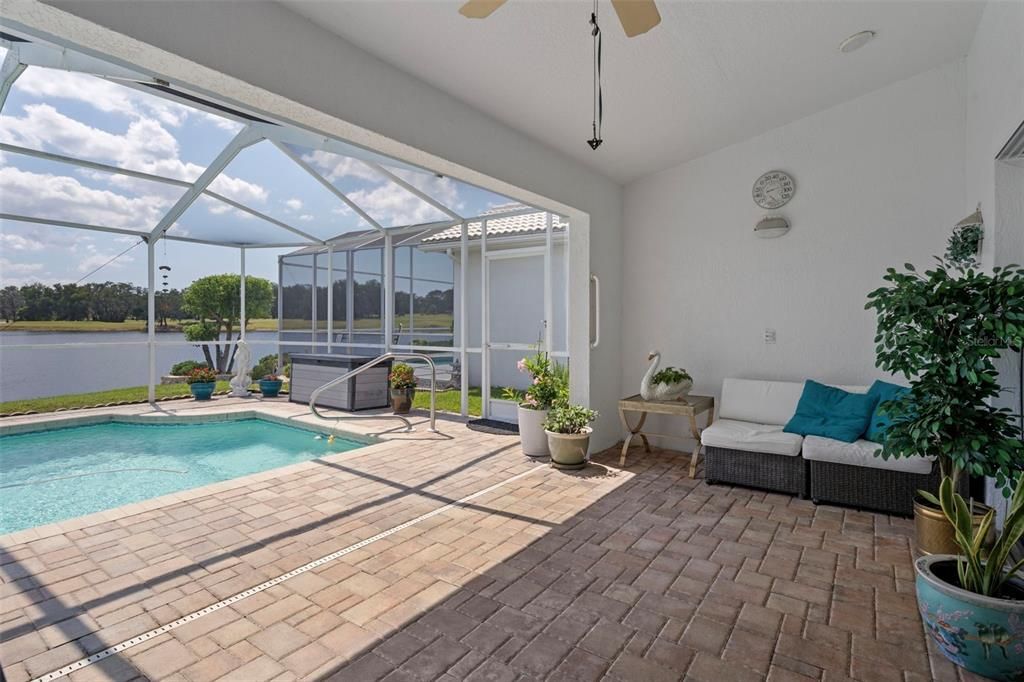 Active With Contract: $299,500 (2 beds, 2 baths, 1378 Square Feet)