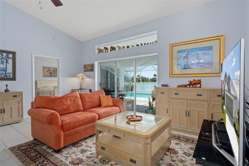 Active With Contract: $299,500 (2 beds, 2 baths, 1378 Square Feet)