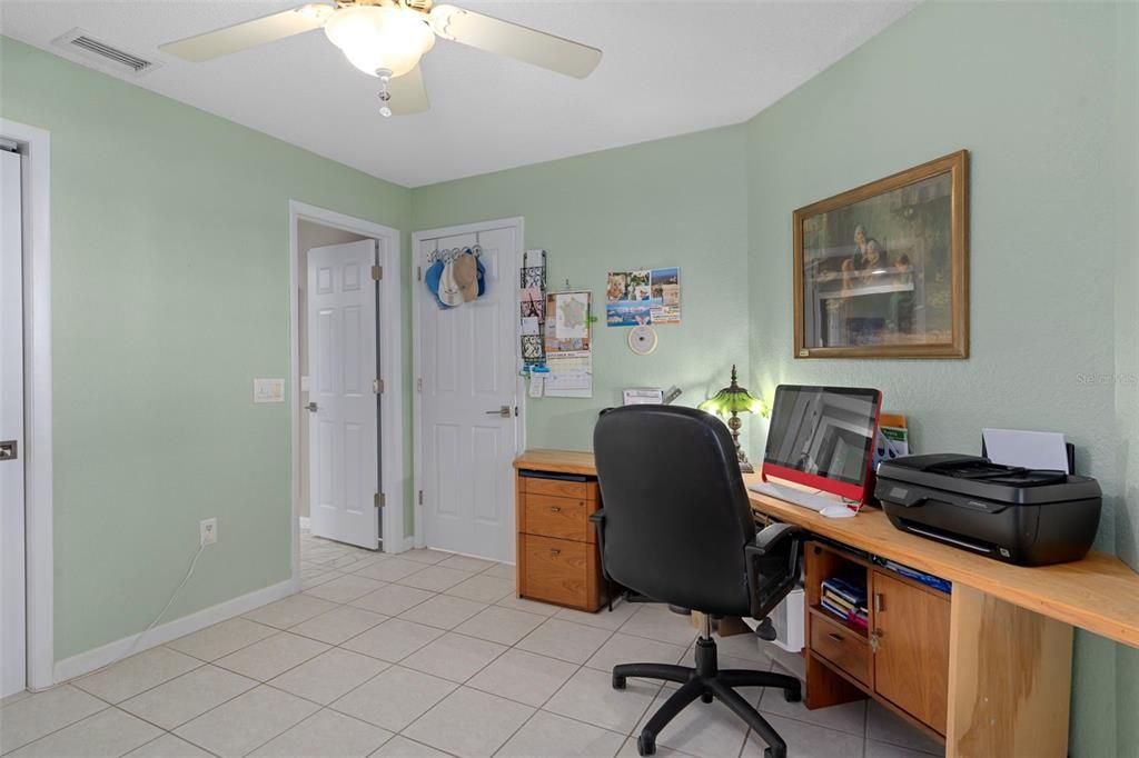 Active With Contract: $299,500 (2 beds, 2 baths, 1378 Square Feet)