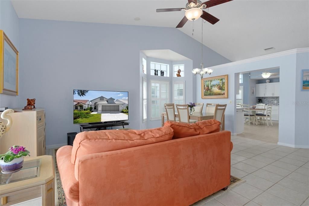 Active With Contract: $299,500 (2 beds, 2 baths, 1378 Square Feet)