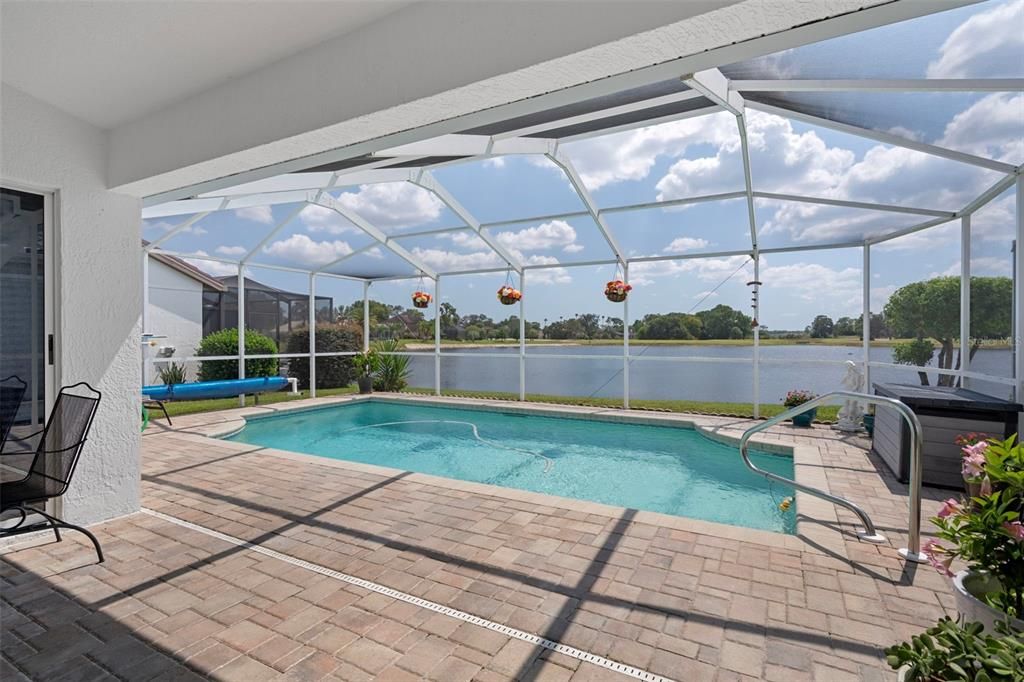 Active With Contract: $299,500 (2 beds, 2 baths, 1378 Square Feet)