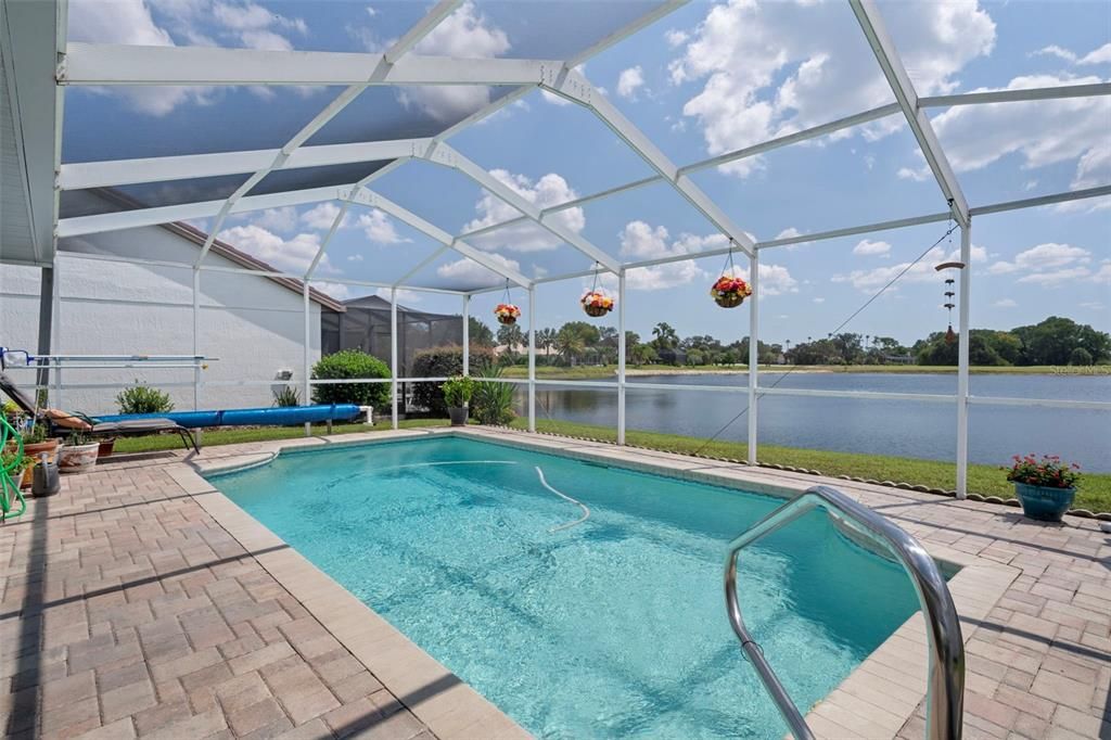 Active With Contract: $299,500 (2 beds, 2 baths, 1378 Square Feet)