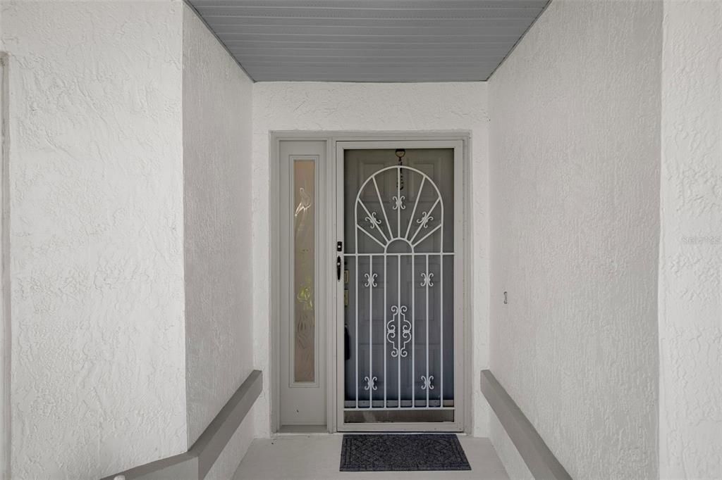 Active With Contract: $299,500 (2 beds, 2 baths, 1378 Square Feet)