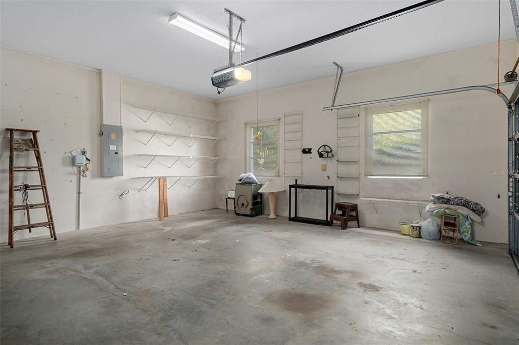 En Venta: $265,000 (3 camas, 2 baños, 2102 Pies cuadrados)