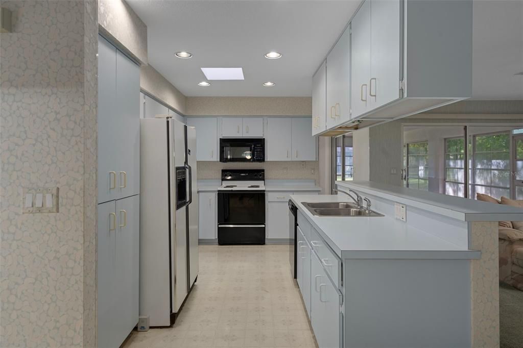 En Venta: $265,000 (3 camas, 2 baños, 2102 Pies cuadrados)