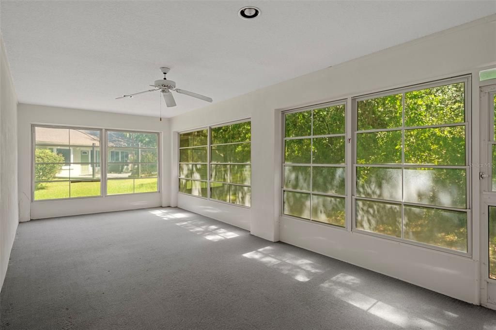 En Venta: $265,000 (3 camas, 2 baños, 2102 Pies cuadrados)