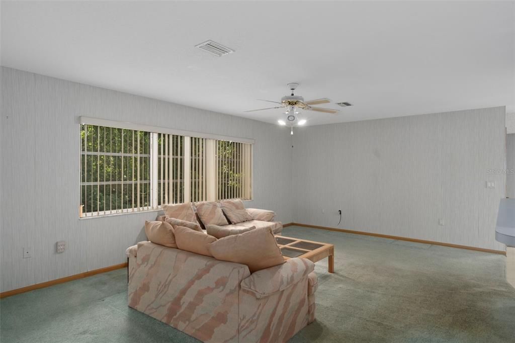 En Venta: $265,000 (3 camas, 2 baños, 2102 Pies cuadrados)