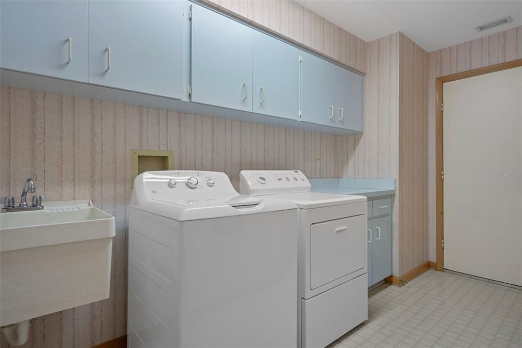 En Venta: $265,000 (3 camas, 2 baños, 2102 Pies cuadrados)