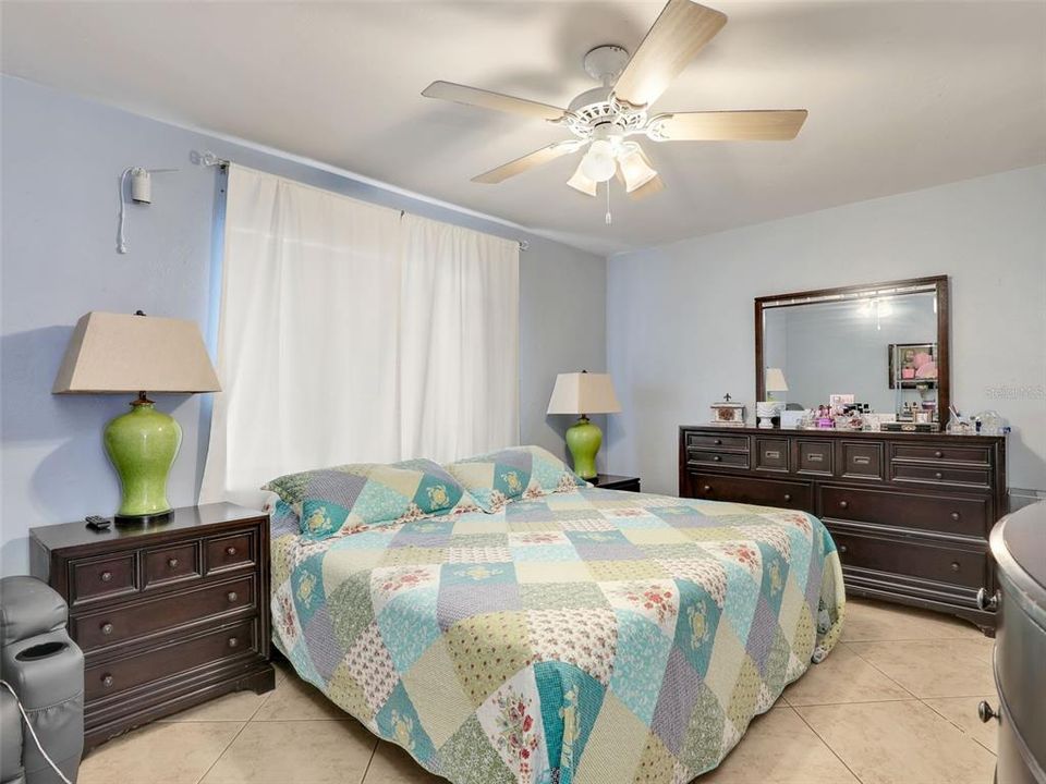 待售: $280,000 (3 贝兹, 2 浴室, 1404 平方英尺)