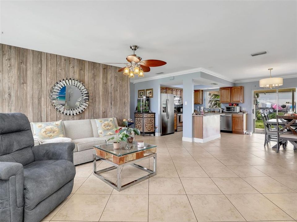 待售: $280,000 (3 贝兹, 2 浴室, 1404 平方英尺)