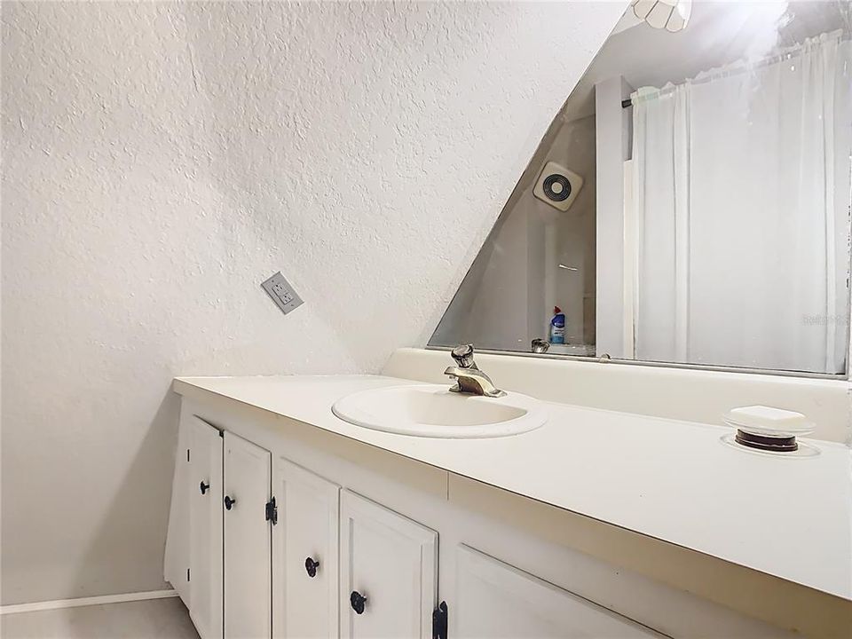 待售: $370,000 (3 贝兹, 2 浴室, 1605 平方英尺)