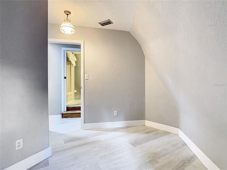 待售: $370,000 (3 贝兹, 2 浴室, 1605 平方英尺)