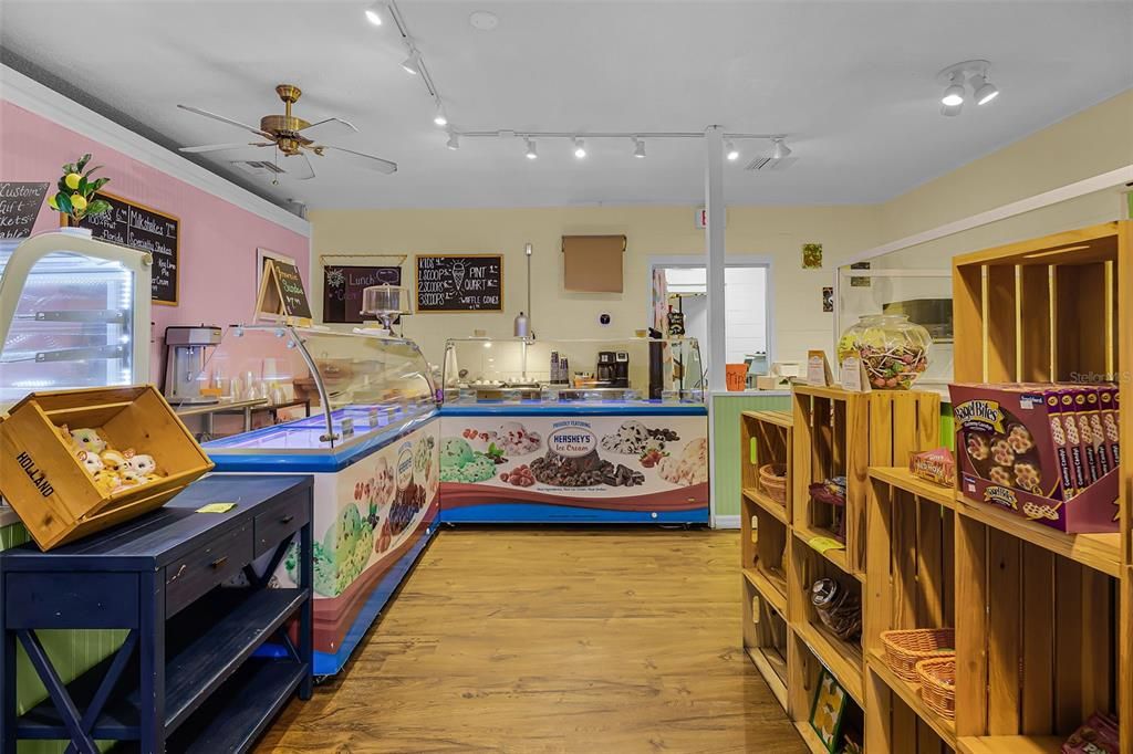 На продажу: $39,000 (0 спален, 0 ванн, 3200 Квадратных фут)