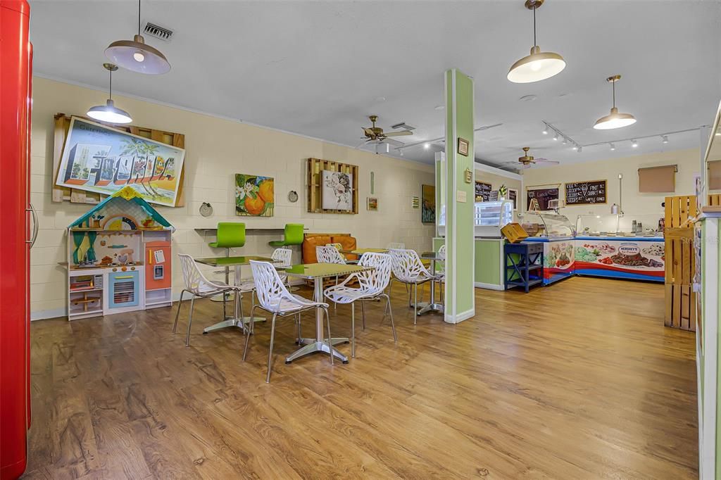 На продажу: $39,000 (0 спален, 0 ванн, 3200 Квадратных фут)