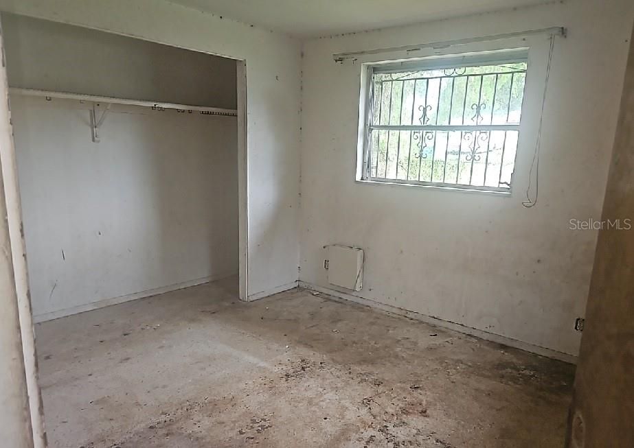 Active With Contract: $195,700 (3 beds, 2 baths, 1499 Square Feet)