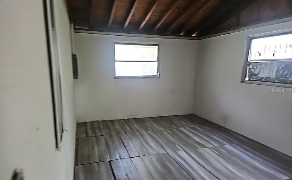 Active With Contract: $195,700 (3 beds, 2 baths, 1499 Square Feet)